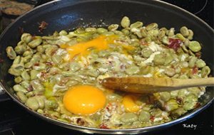 Huevos Estrellados Con Jamón Y Piquillos O  Con Habas
