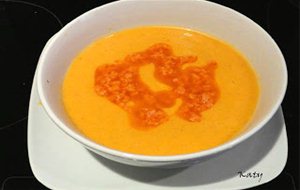 Crema De Zanahorias Con Mixtura De Jamón Y Tomate
