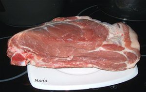 Aguja De Cerdo Con Salsa  De Zanahoria
