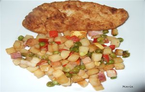 Guarnición De Patatas Salteadas Con Tortilla Y Verduras
