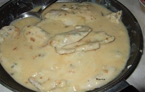 Filetes De Pechuga De Pollo En Salsa De Espárragos
