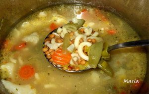 Sopa De Lentejas Con Menestra De Verduras
