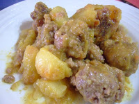 Albondigas Con Patatas En Salsa De Zanahoria
