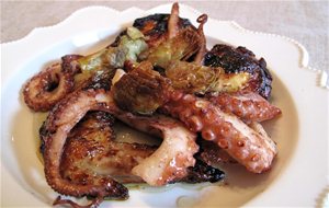 Alitas De Pollo Con Pulpo Y Alcachofas
