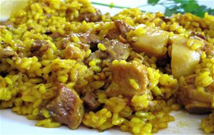 Arroz Con Pollo Y Costillejas
