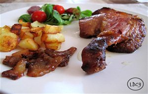 Confit De Pato Con Pera Caramelizada Y Patatas
