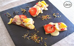 Hojaldre Con Crema Pastelera Y Frutas
