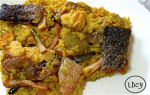 Paella De Salmon Y Berenjena
