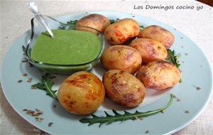 Patatas Asadas Con Salsa De Rucula
