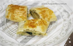 Rollos De Hojaldre Con Espinacas Y Bechamel
