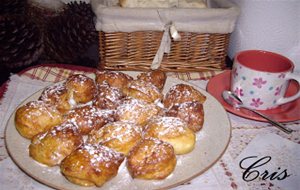 Buñuelos De Viento De Nata Y Crema Pastelera De Chocolate
