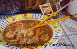 Sopa China Con Verduras Y Gambas
