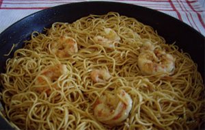 Fideos Chinos Con Gambas Y Champiñones
