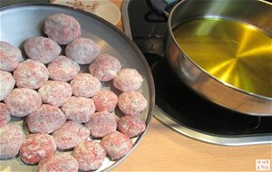 Albóndigas En Salsa Española & Albóndigas Italianas
