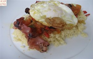 Cous - Cous Con Verduras, Huevo Y Bacon
