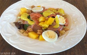 Ensalada De Salmón & Mango
