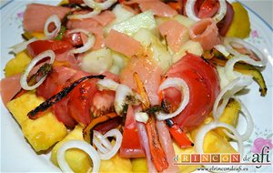 Ensalada De Melón, Zapote Y Salmón Con Vinagreta De Eneldo