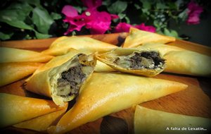 Samosas De Morcilla Y Manzana Verde
