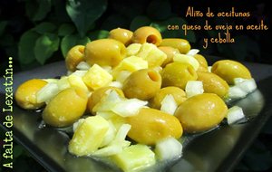 Aliño De Aceitunas Con Queso De Oveja En Aceite Y Cebolla
