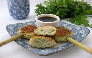 Pastelitos De Langostinos En Brocheta De Lemongrass
