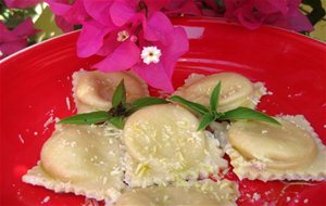 Raviolis De Pasta Fresca Rellenos De Jamon Serrano Y Queso (sin Máquina)
