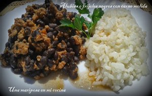 Alubias O Frijoles Negros  Con Carne 
