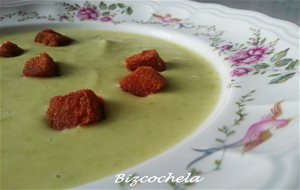 Crema De Calabacines Y Quesitos
