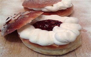 Bollos Del Martes De Carnaval