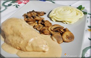 Pechugas Camperas En Crema Con Queso De Torta De Oveja
