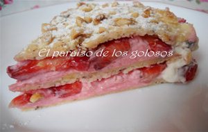 Pastel De Fresas Y Avellanas
