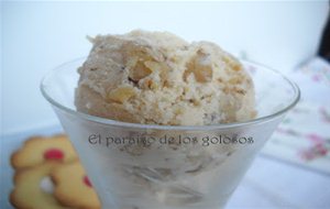 Helado De Nueces Y Jarabe De Arce.
