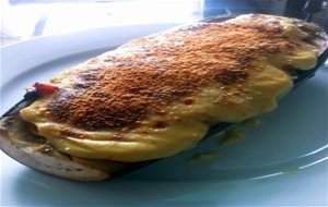 112 &#8211; Berenjenas Gratinadas Con Queso Provolone, Rellenas De Pechuga De Pavo Y Verduras Con Bechamel De Curry Picante