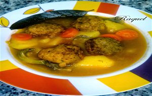 Patatas Guisadas Con Albóndigas