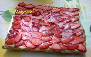 Tarta De Hojaldre Y Fresas