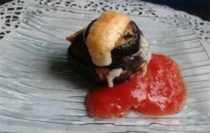 Torres De Berenjena Con Tomate Natural Y Aliño De Arándanos
