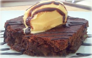 Brownie De Chocolate Con Helado De Vainilla
