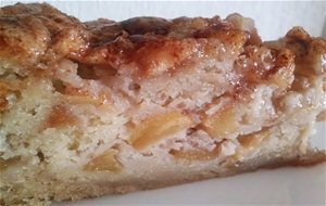 Bizcocho De Manzana Con Cubierta De Azúcar Y Canela
