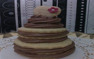 Torre De Galletas Con Crema De Chocolate
