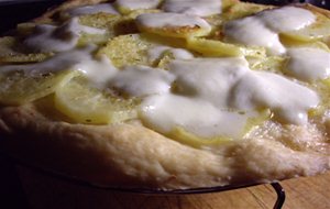 Pizza Con Patata, Mozzarella Y Romero