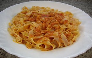 Tagliatelle Con Atún