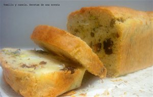 "pan" De Ciruelas, Pistachos Y Queso De Cabra 
