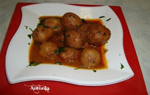 Albóndigas De Atún Con Salsa De Ñoras 
