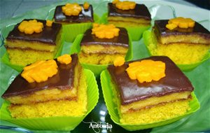 Borrachines De Naranja Y Cobertura De Chocolate 

