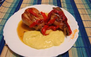 Jamoncitos De Pollo Con Salsa De Cebolla 
