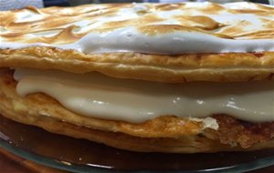 Milhojas De Crema, Nata Y Merengue
