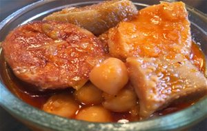 Callos Con Garbanzos.
