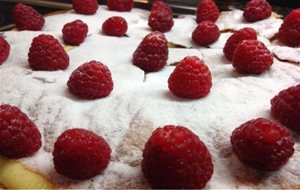 Tarta De Hojaldre Con Frambuesas.
