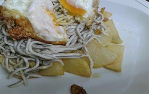 Huevos "estrellaos" Con Gulas.
