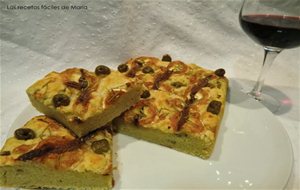 Foccacia De Anchoas, Aceitunas Y Queso Rulo
