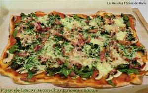 Pizza De Espinacas Con Champiñones Y Bacon
